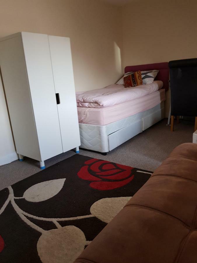 89 Clerk Street Apartment Loanhead Екстериор снимка
